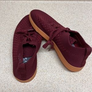 Suavs Women’s size 8.5 in Burgundy